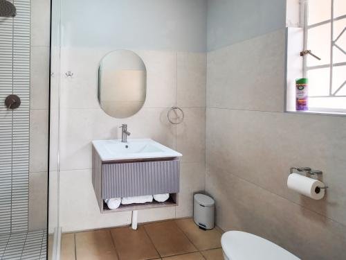 golden_mane_suite_-_room_5_3