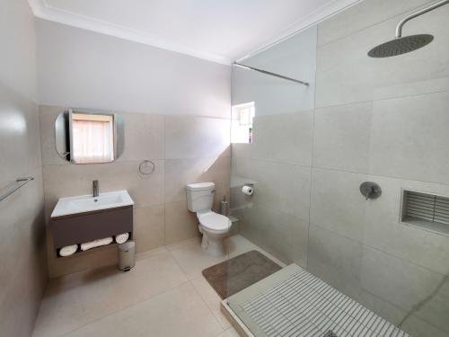 regal_roar_suite_-_room_1_3